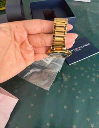 Reloj Tommy Hilfiger Dorado y Negro