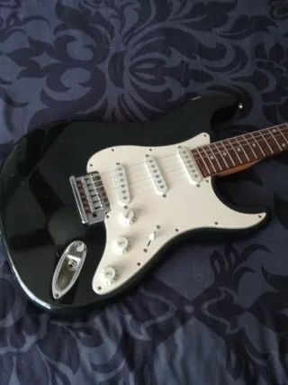 Guitarra Eléctrica Negra