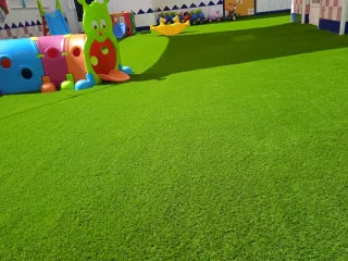 Césped artificial alta calidad fabricación europea