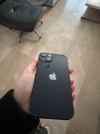 iPhone 13 128GB seminuevo. Batería al 100%