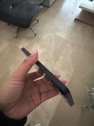 iPhone 13 128GB seminuevo. Batería al 100%