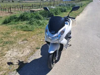 Honda PCX 125 Blanca 2011 - 9.500 km