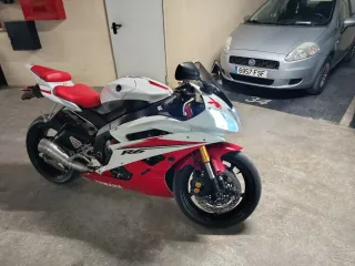 Yamaha R6 2007 Roja y Blanca