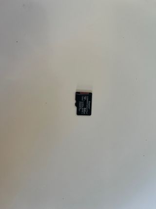 Nintendo Switch con accesorios esenciales.