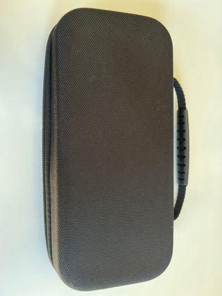 Nintendo Switch con accesorios esenciales.