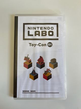 Nintendo Switch con accesorios esenciales.