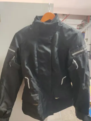 Chaqueta moto con protecciones