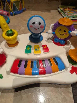 Piano musical infantil con accesorios