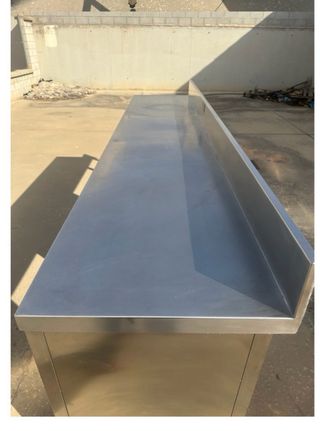 Mesa de trabajo profesional Inox con armario