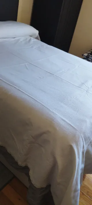 Colcha Piqué Algodón Bordada crema