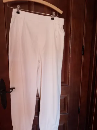 Pantalones casuales blancos sin estrenar