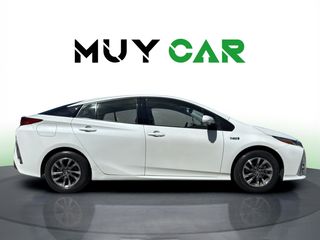 Toyota Prius 125PH Plug-In Solar 90 kW (122 CV)