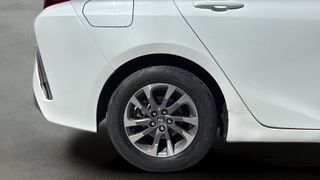 Toyota Prius 125PH Plug-In Solar 90 kW (122 CV)