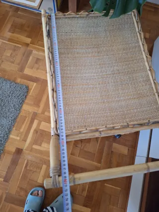 Carrito de mimbre con ruedas