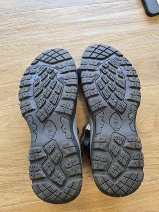 Chanclas Fila Negras y Grises