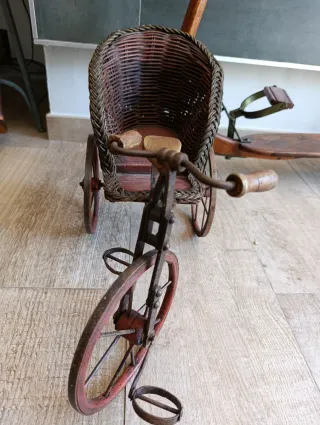 Carro antiguo de hierro madera y mimbre años 30/40