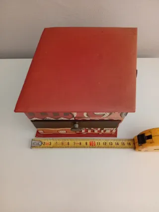 Joyero con cajones y diseño étnico