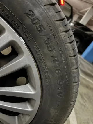 Llantas y Neumáticos 205/55 R16