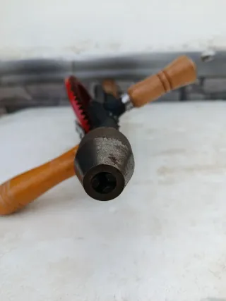 Taladro de mano antiguo