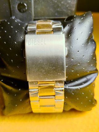 Reloj Diesel Spiked nuevo, dorado y negro