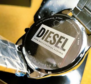 Reloj Diesel Spiked nuevo, dorado y negro