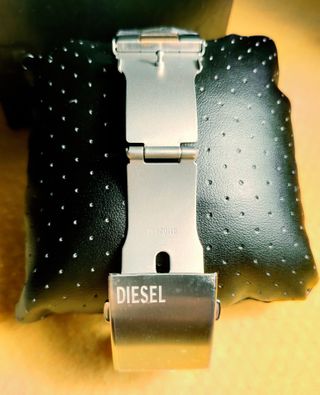 Reloj Diesel Spiked nuevo, dorado y negro