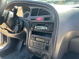 Hyundai Elantra etiqueta B con distribucion