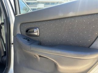 Hyundai Elantra etiqueta B con distribucion