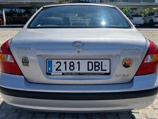 Hyundai Elantra etiqueta B con distribucion