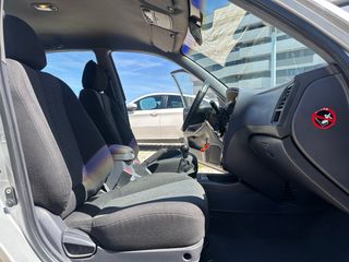 Hyundai Elantra etiqueta B con distribucion