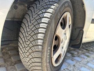 Hyundai Elantra etiqueta B con distribucion