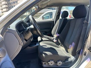 Hyundai Elantra etiqueta B con distribucion