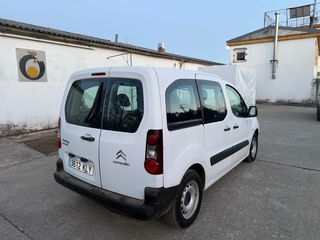 Citroen Berlingo Diesel.9400€   Iva deducible.