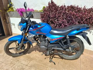 Moto Keeway 125 Naked Azul