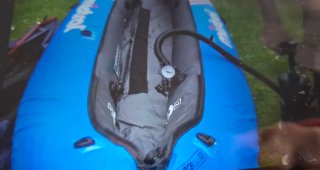 Kayak hinchable  para 2 personas con remo