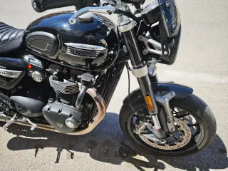 Triumph Speed Twin 1200 Negra