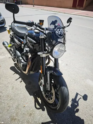 Triumph Speed Twin 1200 Negra