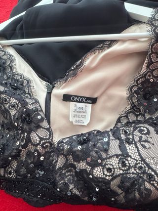 Vestido elegante negro y beige