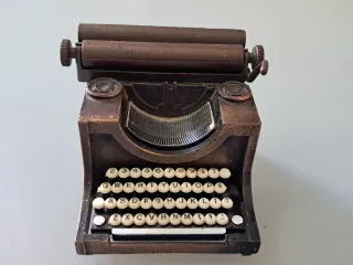 Set di tre punte per matite in metallo vintage a forma di macchine Playme