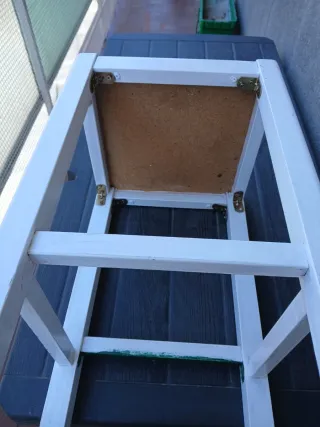 2 banquetas de madera