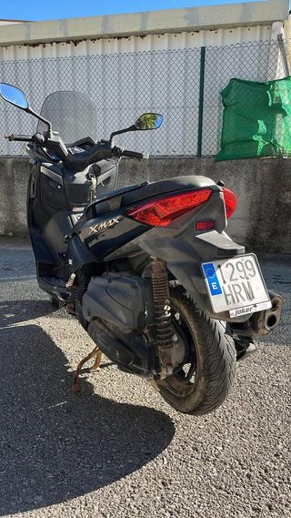 Yamaha XMAX 400
