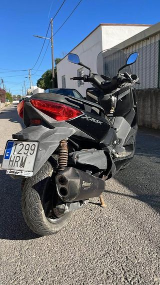 Yamaha XMAX 400