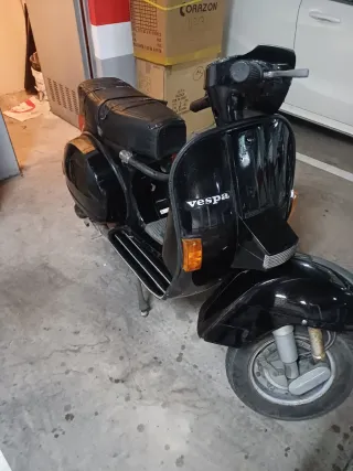 Vespa 200 Negra