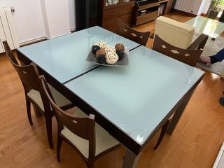 Mesa comedor y 4 sillas madera nogal