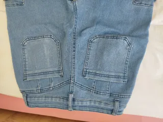 Pantalón vaquero cargo con cremallera