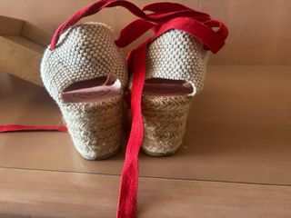 Zapatillas Esparto Toni Pons Rayas Rojas.