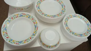 Vajilla 34 piezas: 11 postre, 8 soperos, 10 llanos