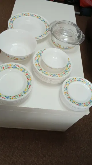 Vajilla 34 piezas: 11 postre, 8 soperos, 10 llanos