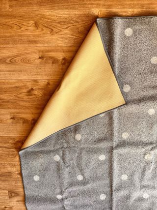 Alfombra IKEA LEN Gris Lunares Blancos