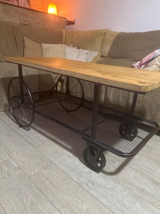 Mesa auxiliar con ruedas madera y metal